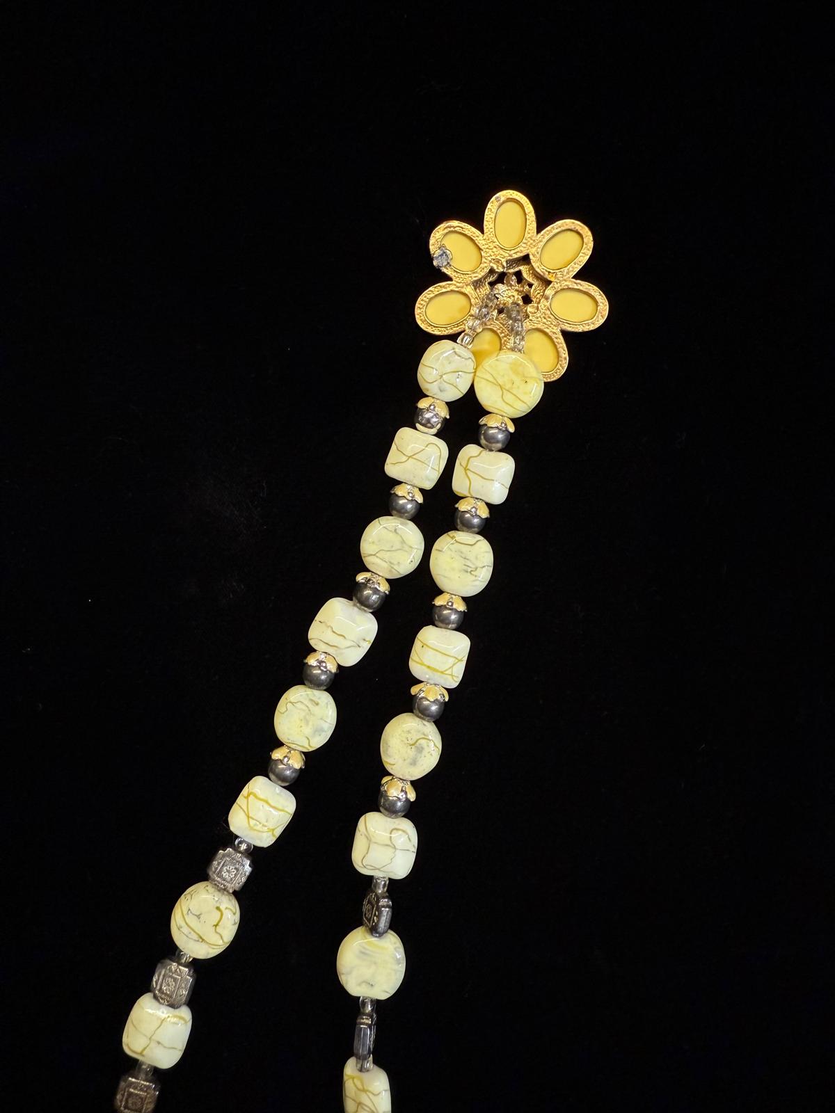 Unbranded Vintage Flower Necklace and matching Earrings Set