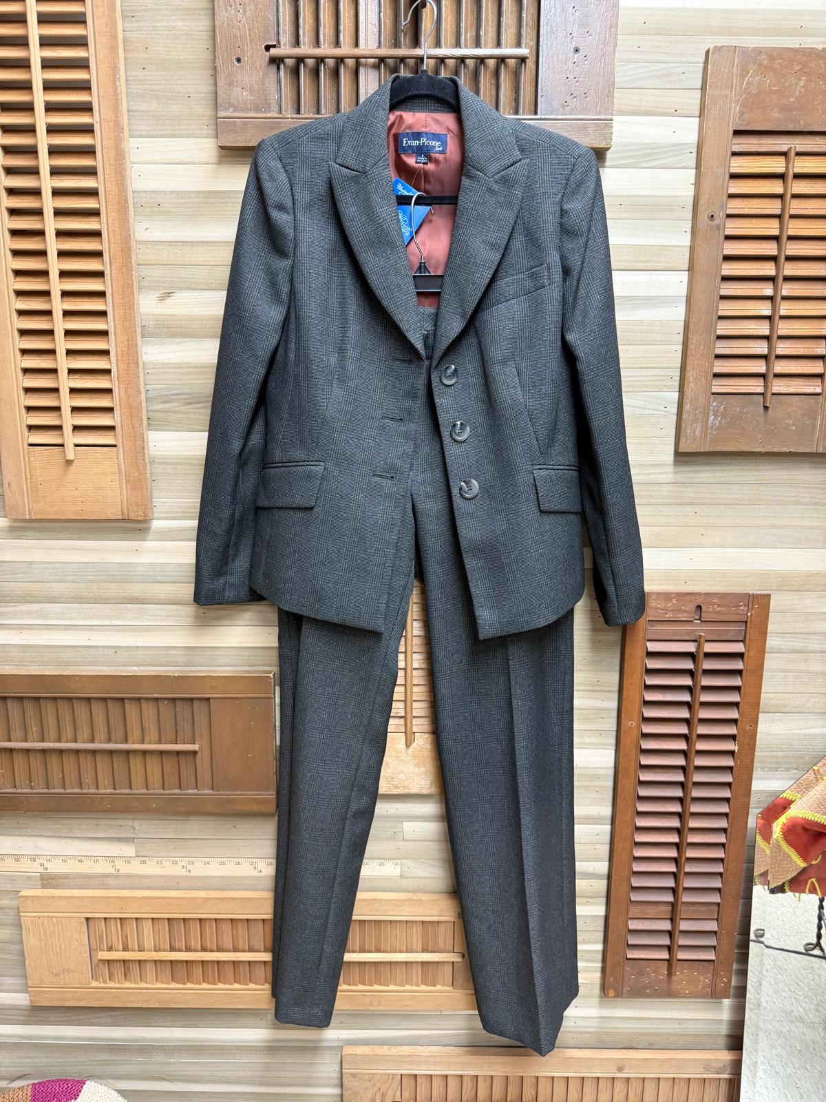 Evan-Picone Gray Plaid Pants Suit Lined in Size 6