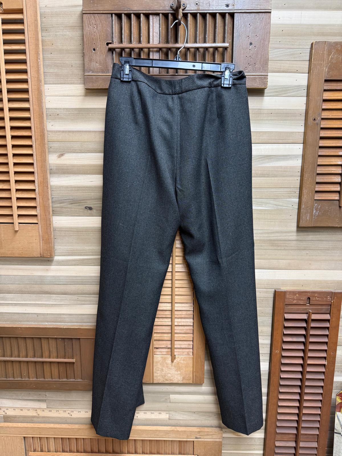 Evan-Picone Gray Plaid Pants Suit Lined in Size 6