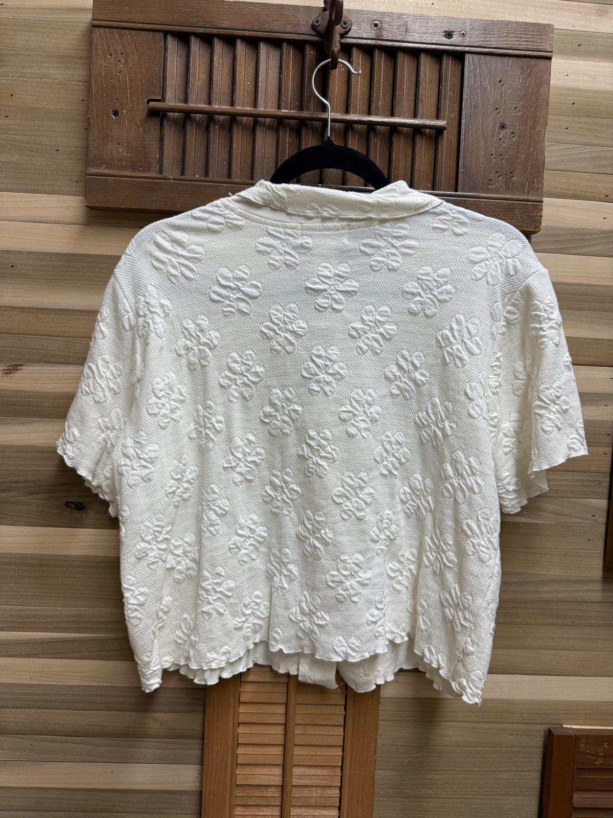 90's "Surrealist USA" Cream 5 Button Rose Embroidered Floral Pattern Short Sleeve BOHO Top