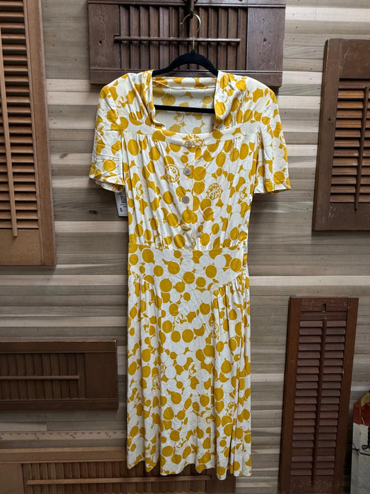 1940's Rayon Yellow and White Bubble Patterned Square Neck Dress with 4 Button Accents