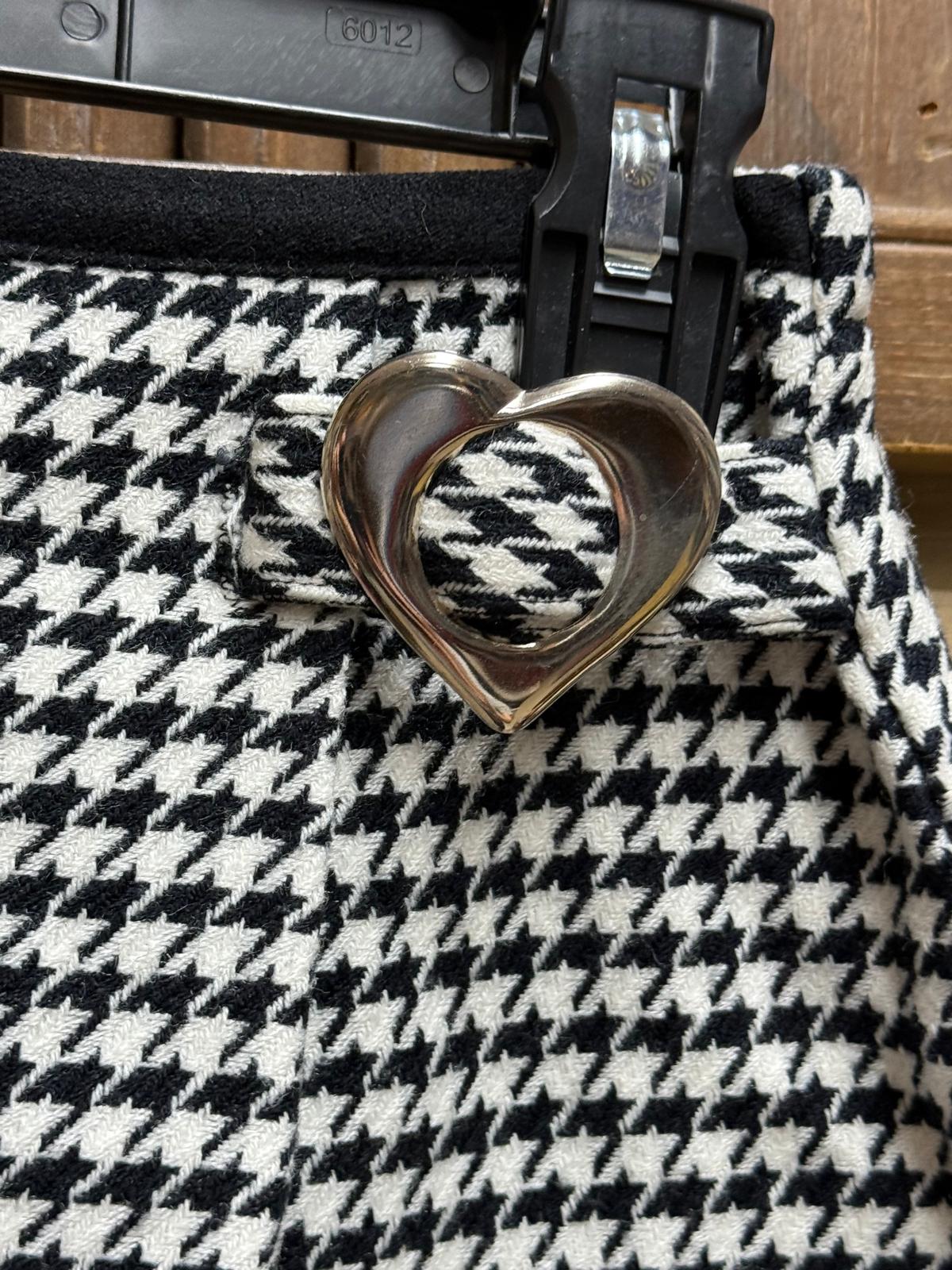 Black and White Houndstooth Mini Skirt with Heart Brooch Size Small
